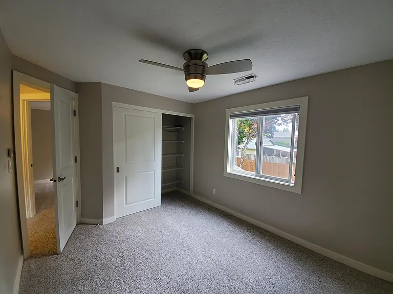 14290 SW Hall Blvd — Photo 6