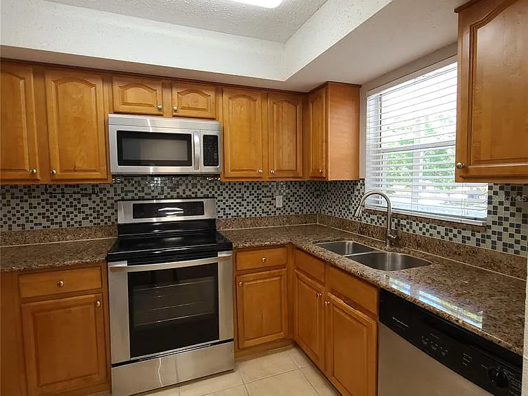 924 La Costa Cir #4 — Photo 7