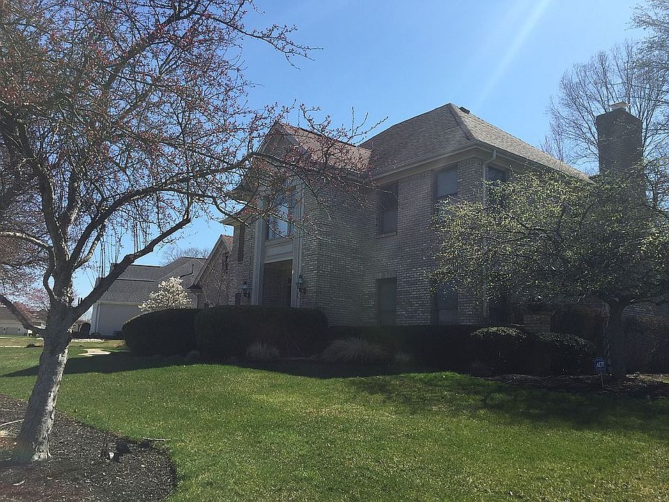 Luxury home on Country Club 