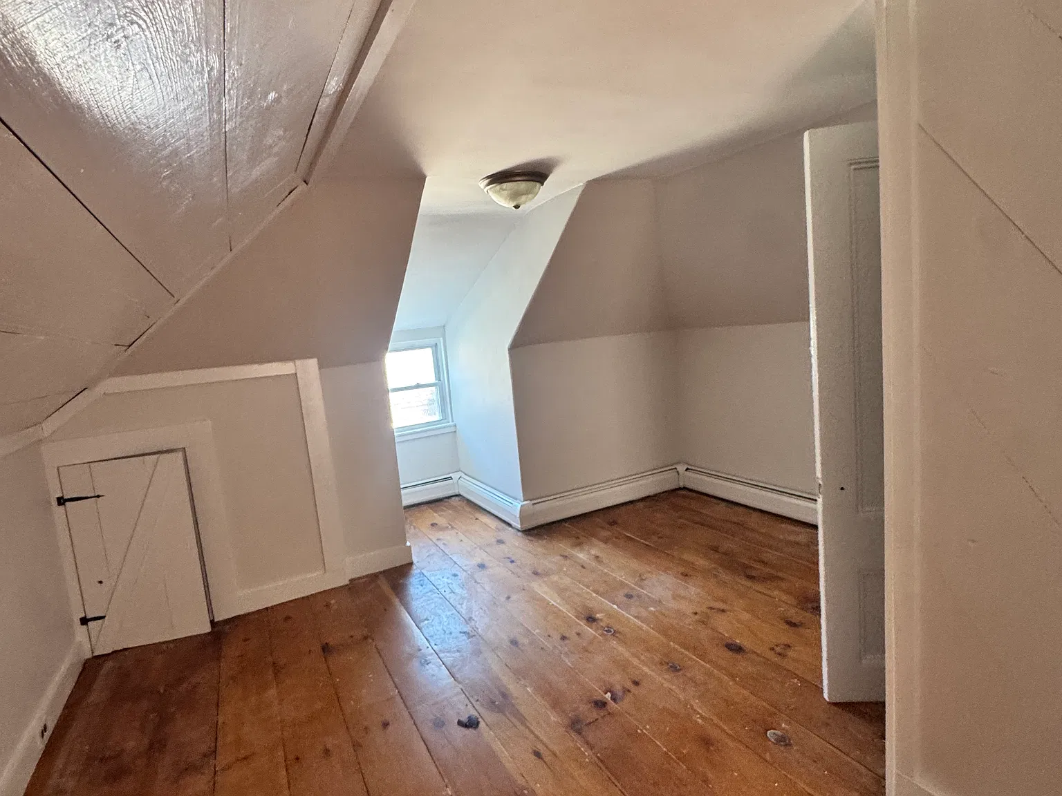 3 bed, 1.5 bath, 1300 sqft, $3,200 — Photo 4