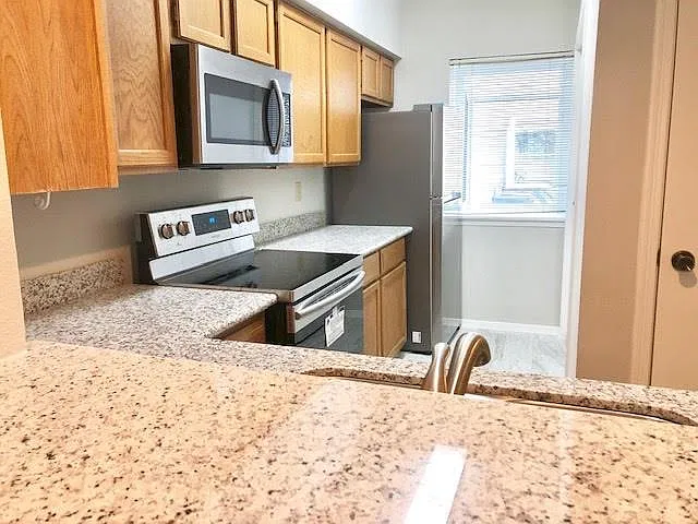 2 bed, 2.5 bath, 1368 sqft, $1,595 — Photo 1