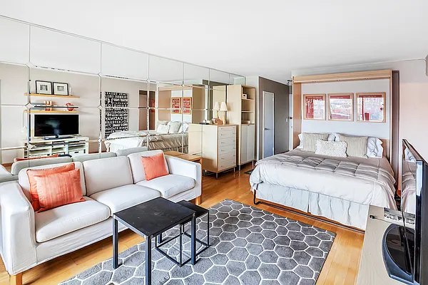 Sold by Compass | media 5