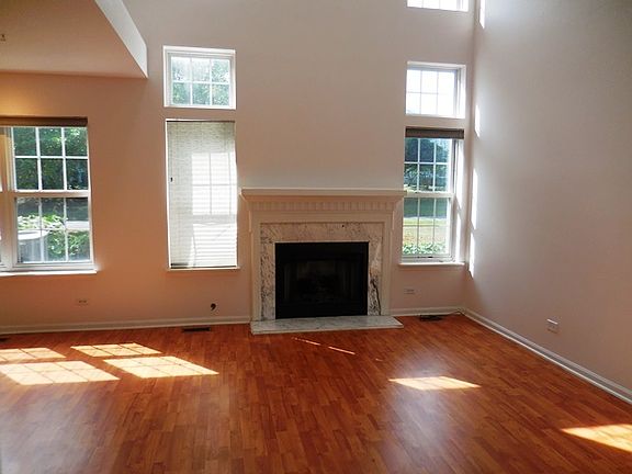 2nd image of 2986 Belle Ln