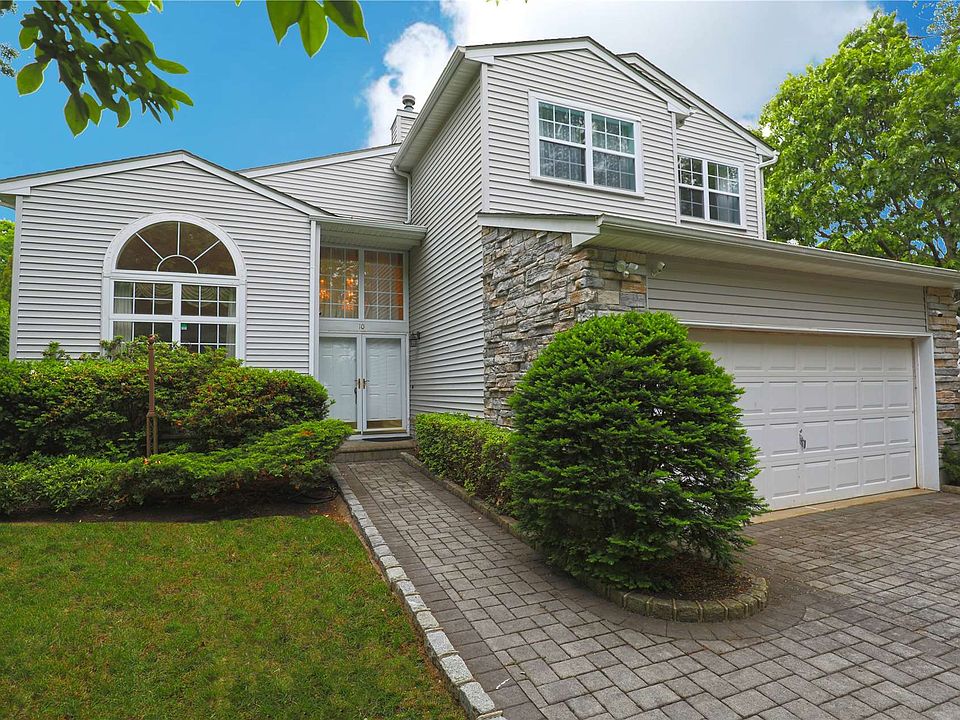 1st image of 10 Wisteria Ln