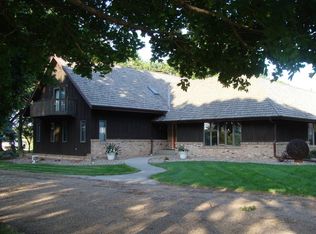 1104 T Rd, Archer, NE 68816