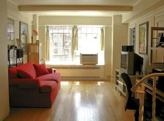 Sold by Aclawrence | media 23