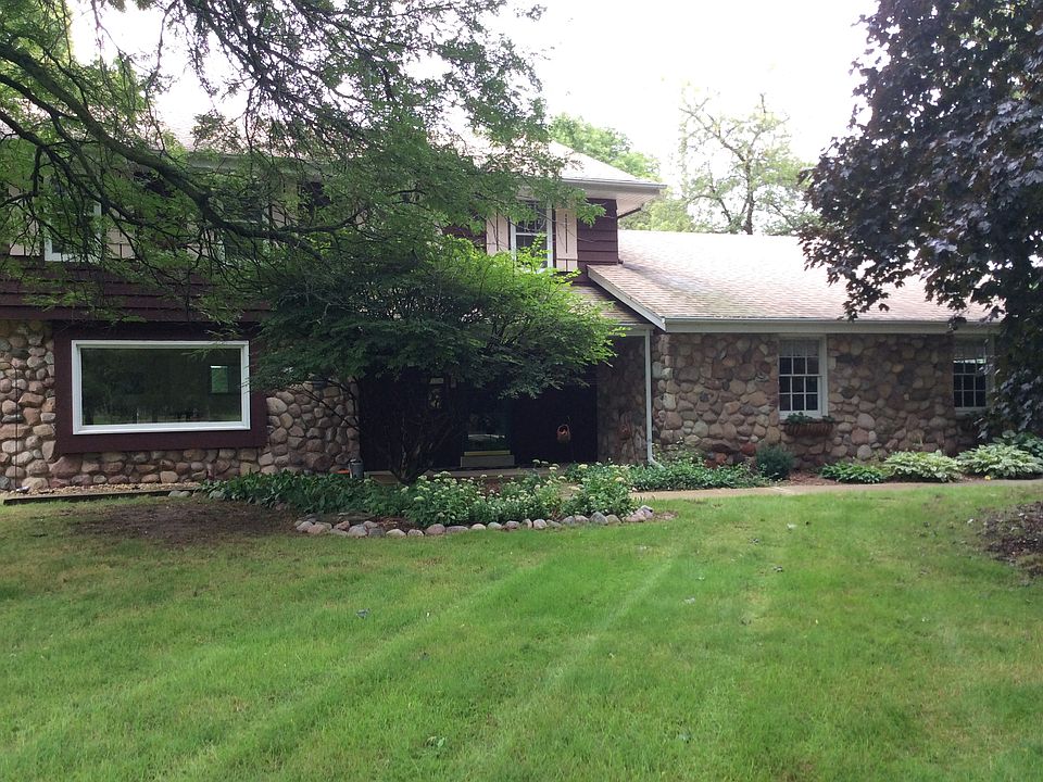 1st image of 326 Stonefield Dr