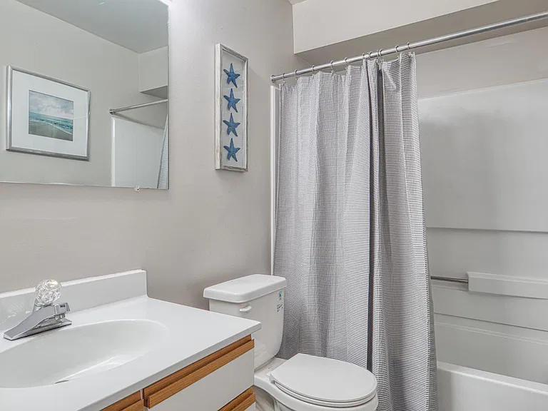 Waterman's Crossing Apartments — Photo 22