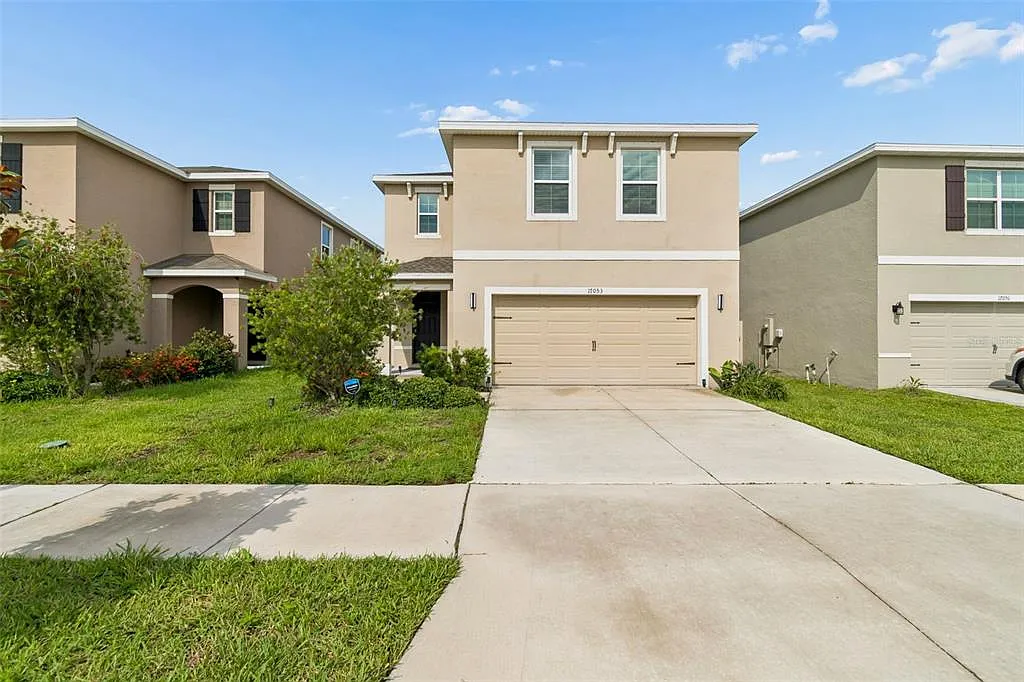 4 bed, 2.5 bath, 2328 sqft, $2,950 — Photo 3