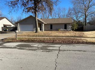 185 Fox Run Cir, Jenks, OK 74037