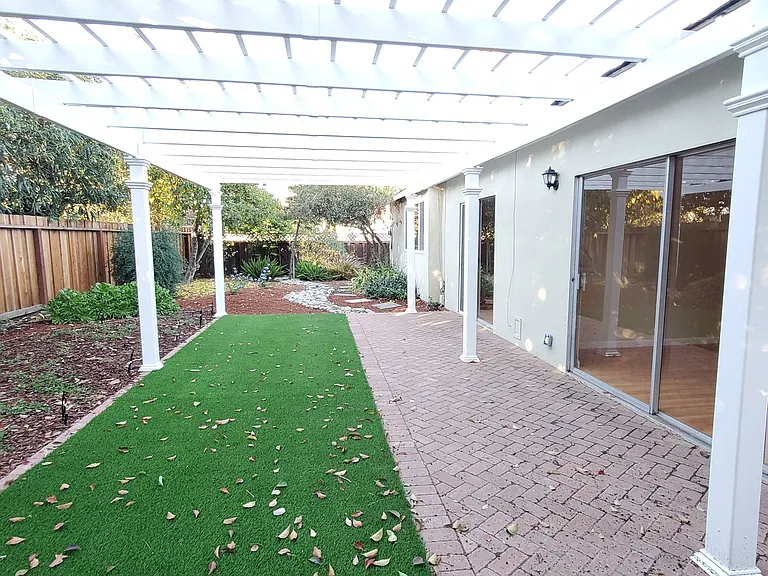6211 Cloverhill Dr — Photo 8