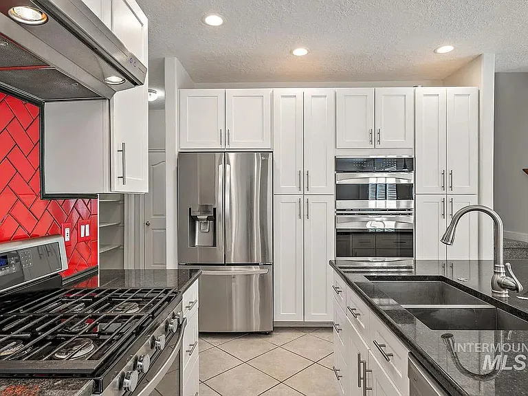 13985 W Chatsworth Ct — Photo 14
