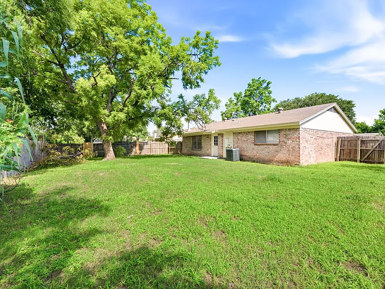 616 Reveille Rd — Photo 25