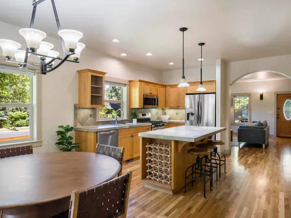 2311 NW High Lakes Loop, Bend, OR 97703