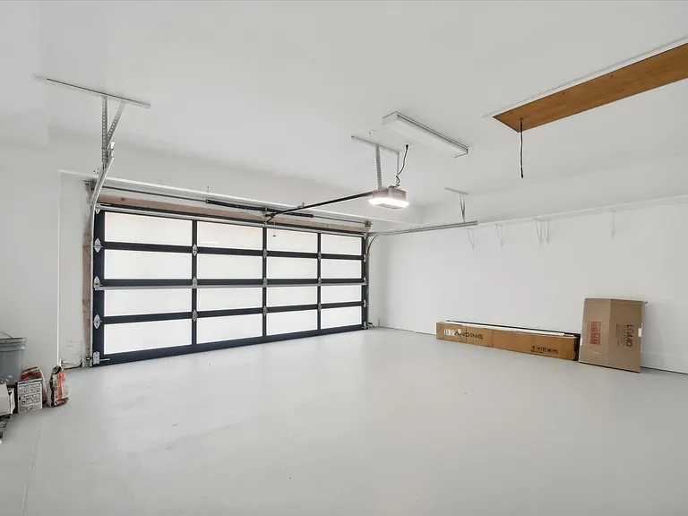 8525 E Clarendon Ave — Photo 2