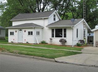 45 Mill Ln, Cedarville, IL 61013
