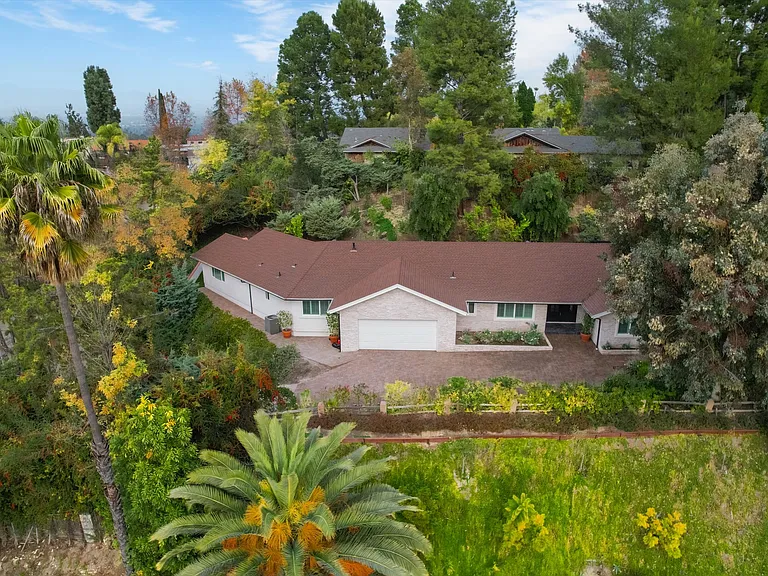 4732 Del Moreno Dr — Photo 80