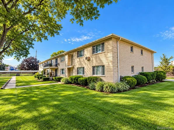 4113 Telegraph Rd Unit 216, Bloomfield Hills, MI 48302