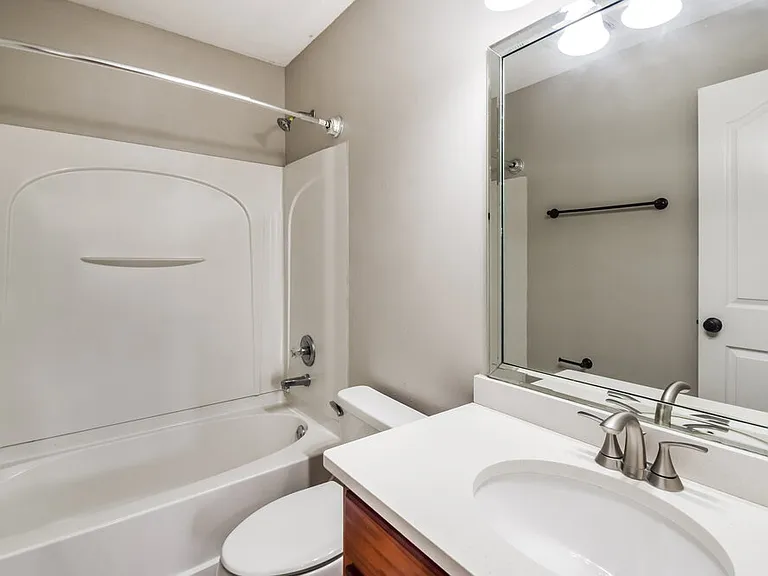 2346 Kindlewood Dr — Photo 16
