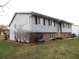 305 Linde St, Deforest, WI 53532