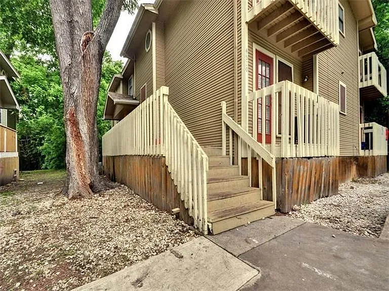 4520 Speedway #B — Photo 24