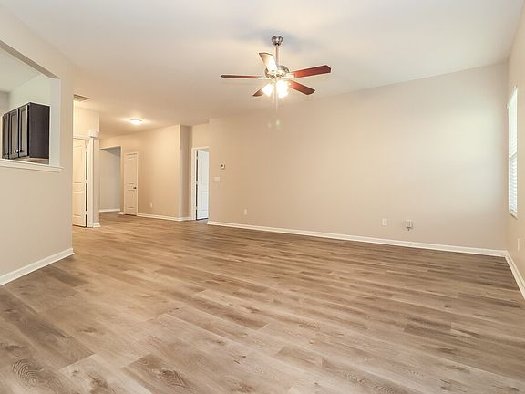 5th image of 31 Culver Ridge Dr