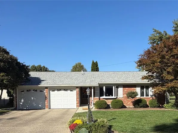19 Coachlight Dr, Mascoutah, IL 62258