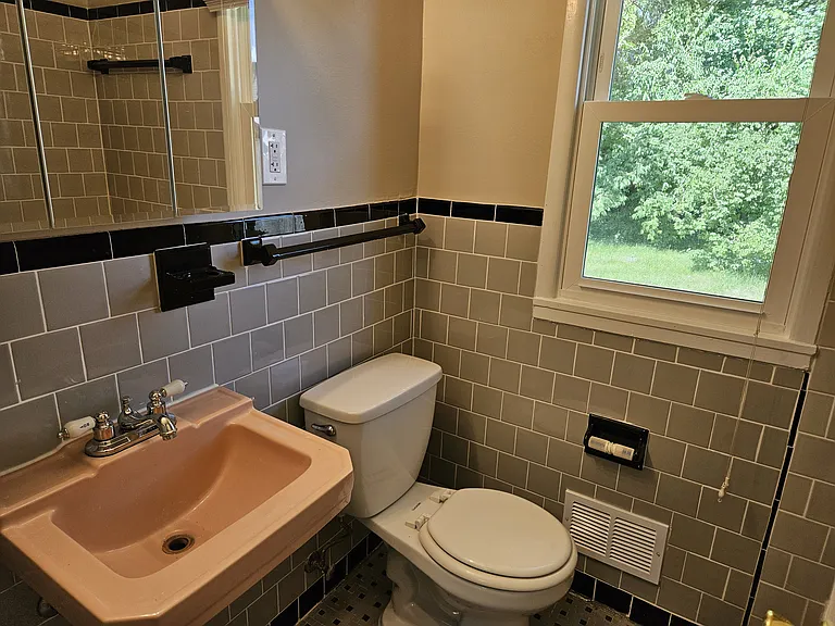 11105 Stillwater Ave — Photo 9