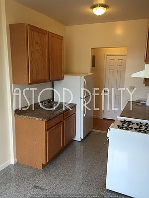 Rented by Astor Realty | media 40
