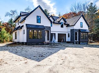 6 Laurel Ln, Naples, ME 04055
