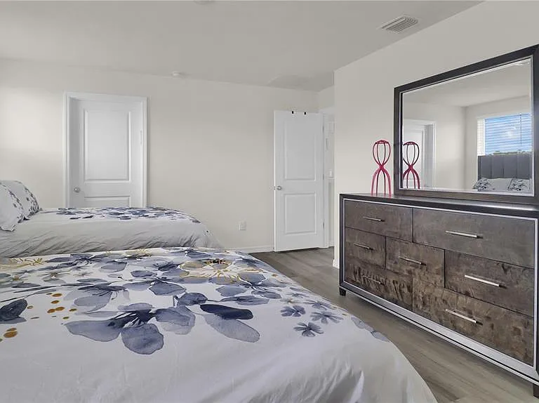 5546 Logan Cave Ave — Photo 16