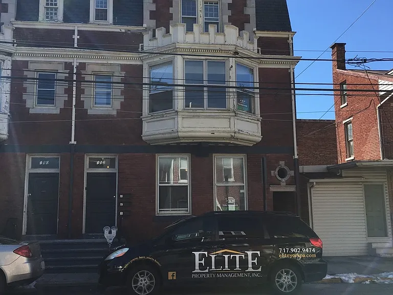 152 W King St #2 — Photo 1