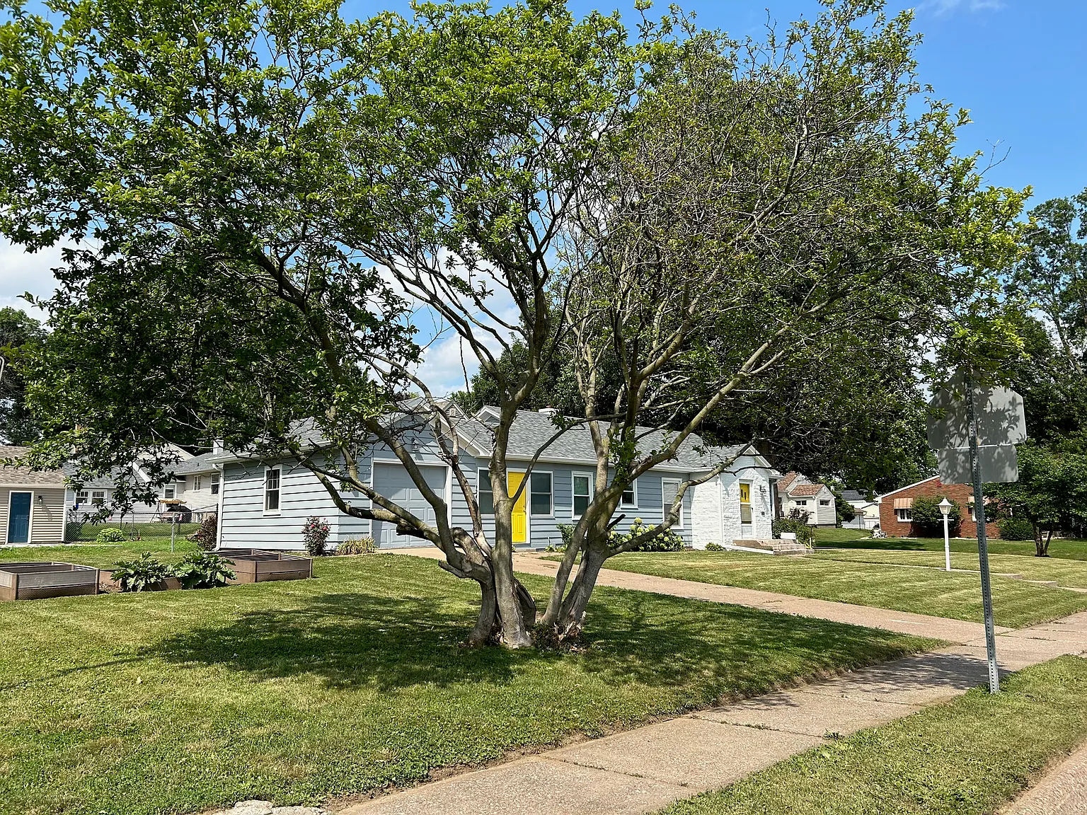 2 bed, 1.5 bath, 1216 sqft, $1,500 — Photo 2