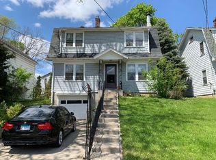 830 W Chestnut St, Freeport, IL 61032
