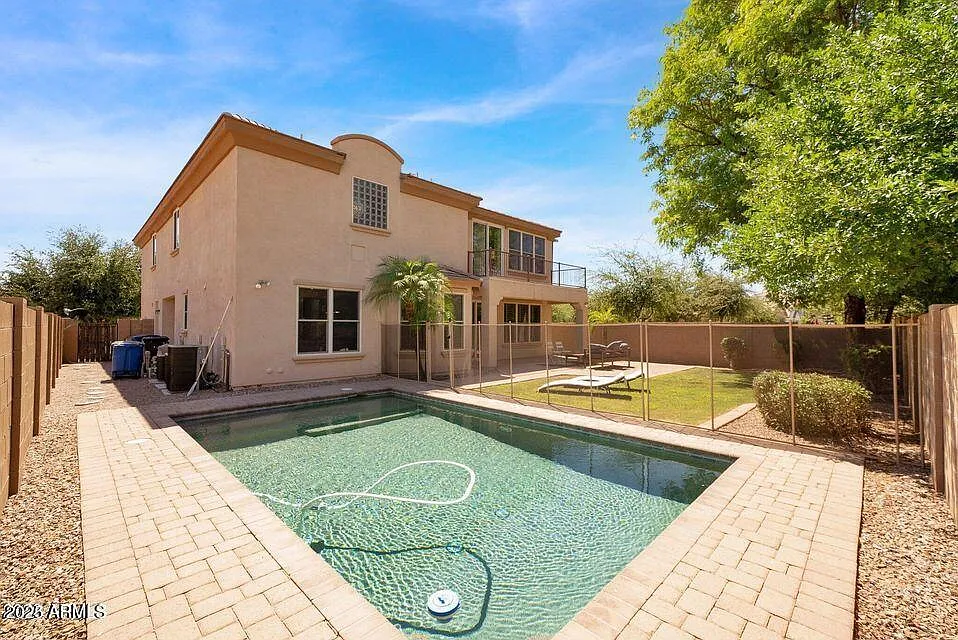 5 bed, 4602 sqft, $4,000 — Photo 2