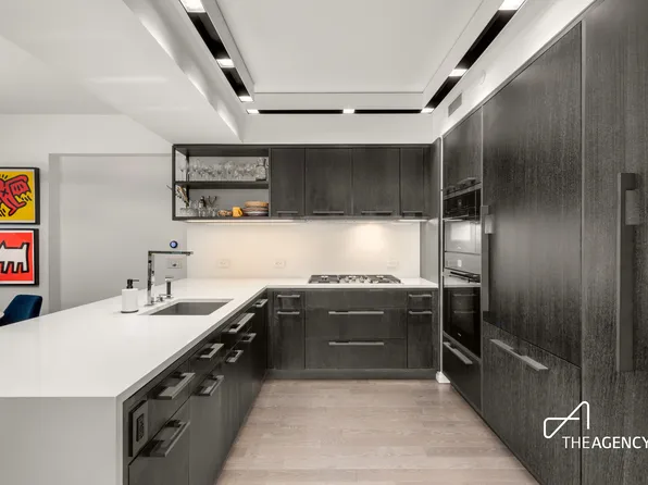 70 Charlton Street 4F image 3 of 14