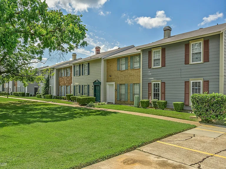 10101 Saratoga Dr — Photo 22