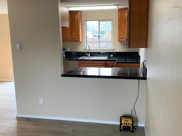 205 21st Pl SE #A — Photo 3