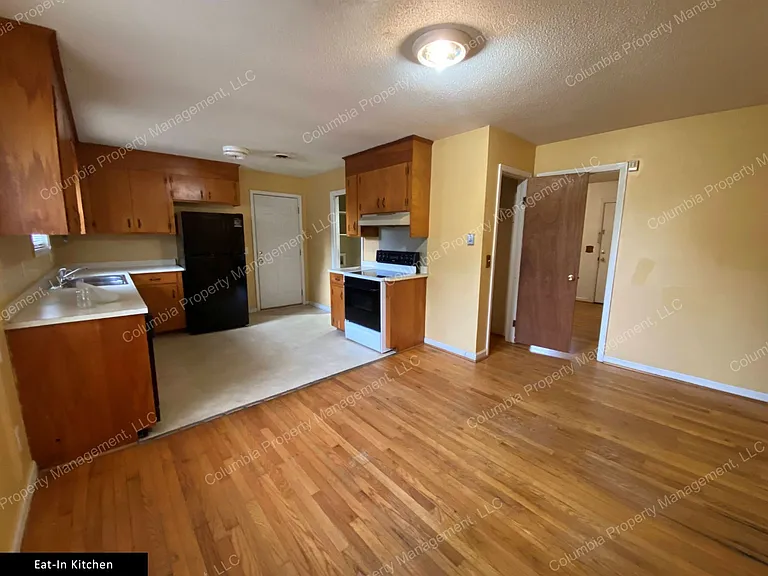 215 Kingnut Dr — Photo 5