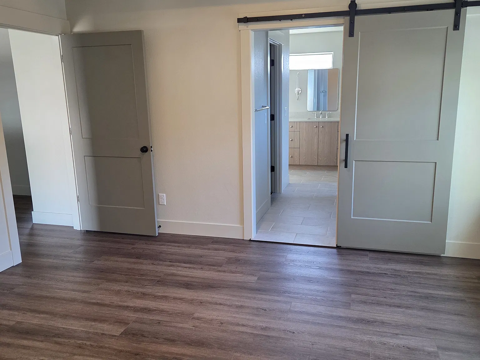 4 bed, 2230 sqft, $3,200 — Photo 4