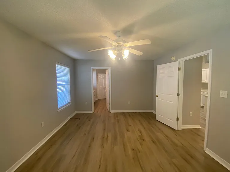 9676 Parker Lake Cir — Photo 17