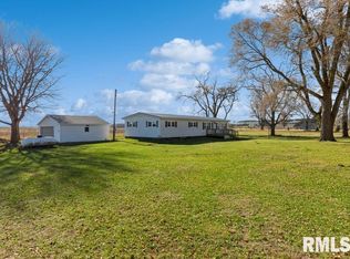 7233 Covell Rd, Fulton, IL 61252