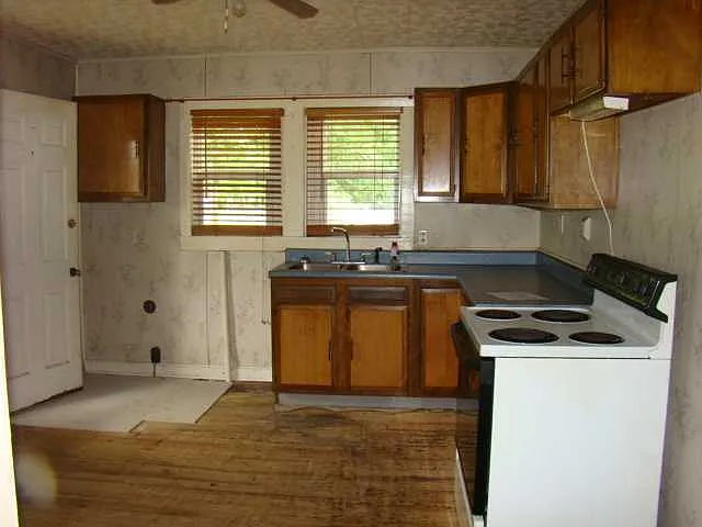 317 Gregory St photo 1