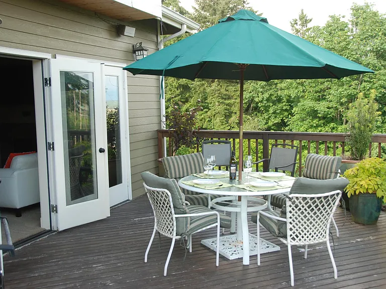 Deck off Family Room