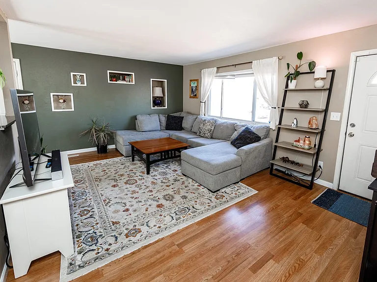 623 Catalina Dr — Photo 4