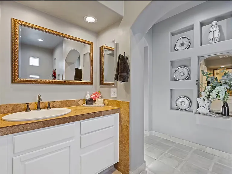 7608 E Osborn Rd — Photo 28