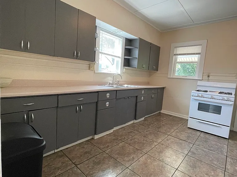511 8th Ave #1 — Photo 4