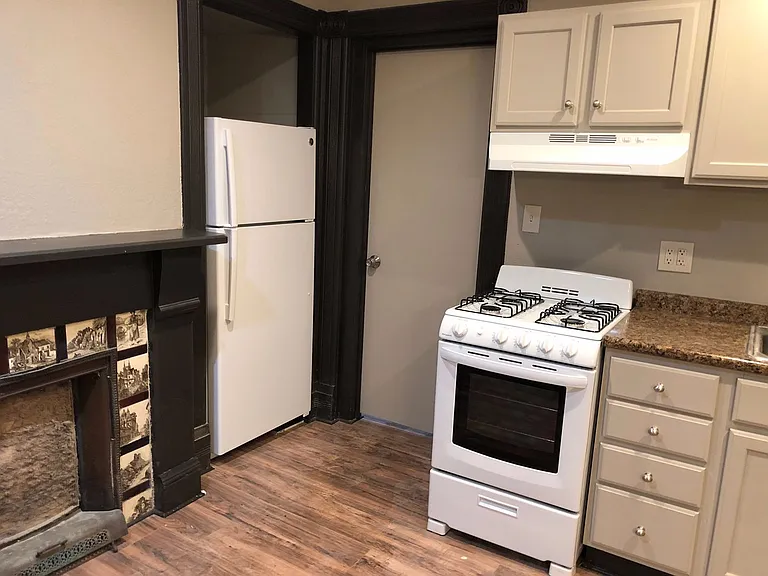 793 Park Ave — Photo 3