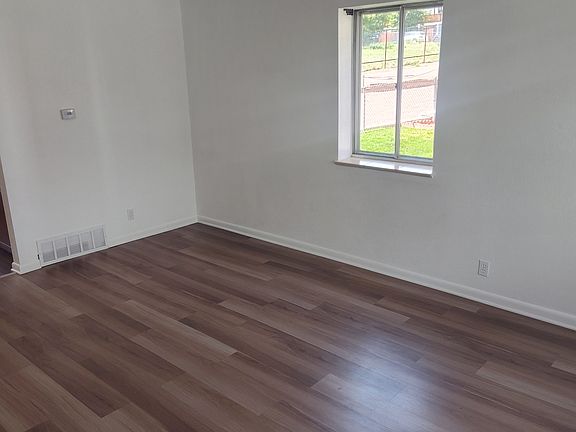 4th image of 5026 W 8th Ave