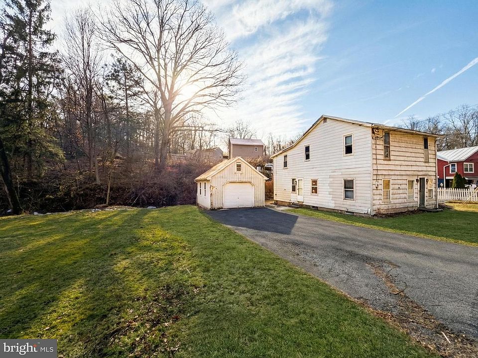 1st image of 657 Lewisberry Rd